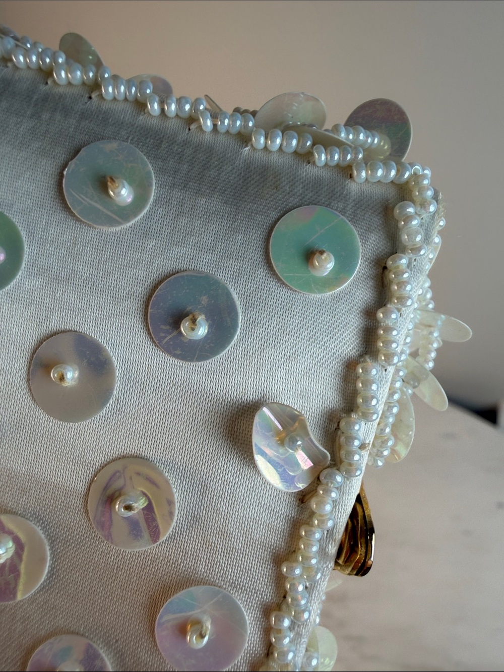 Vintage Y2K Iridescent Sequin Beaded Bag with gold rope chain handle - Picture 11 of 11
